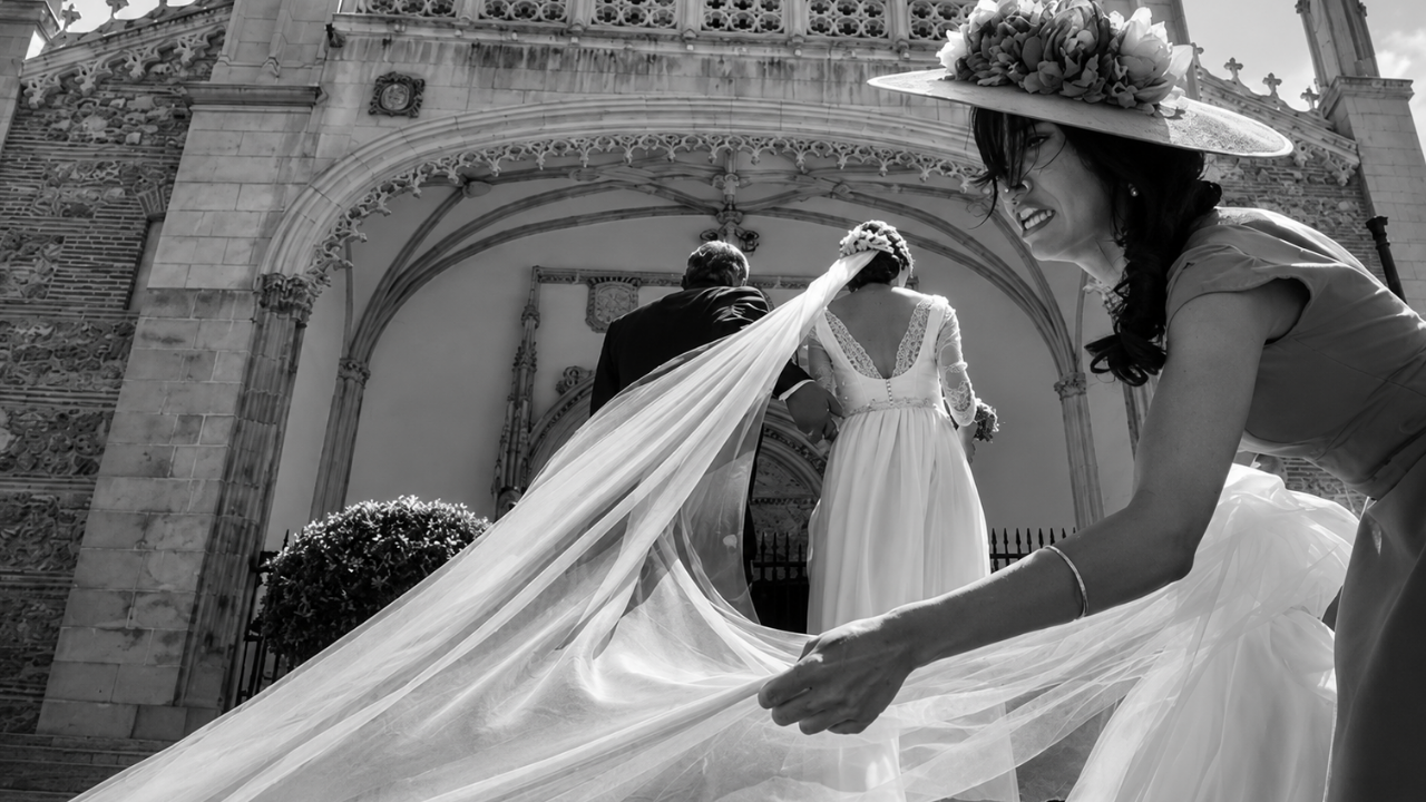 9. Maid of honor’s timely intervention with the train