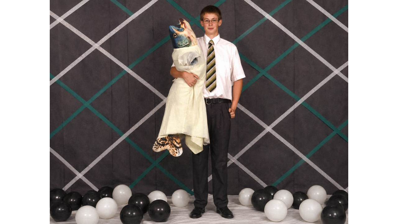 10. Fish date creates an usual prom photo