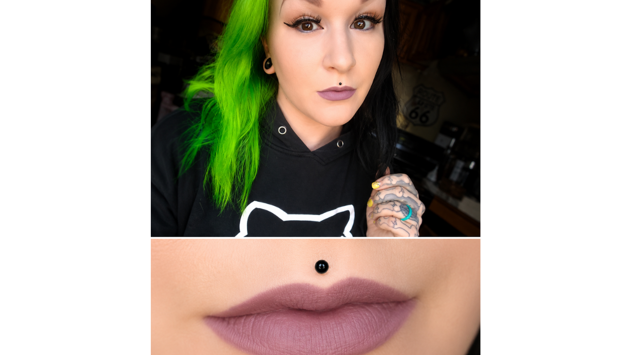 1. Digital piercing mark added with a drawing tool