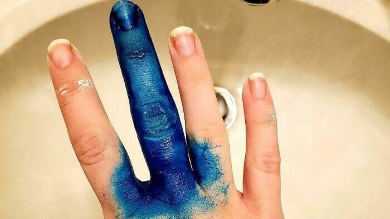 12. The Glove That Failed at the Worst Time